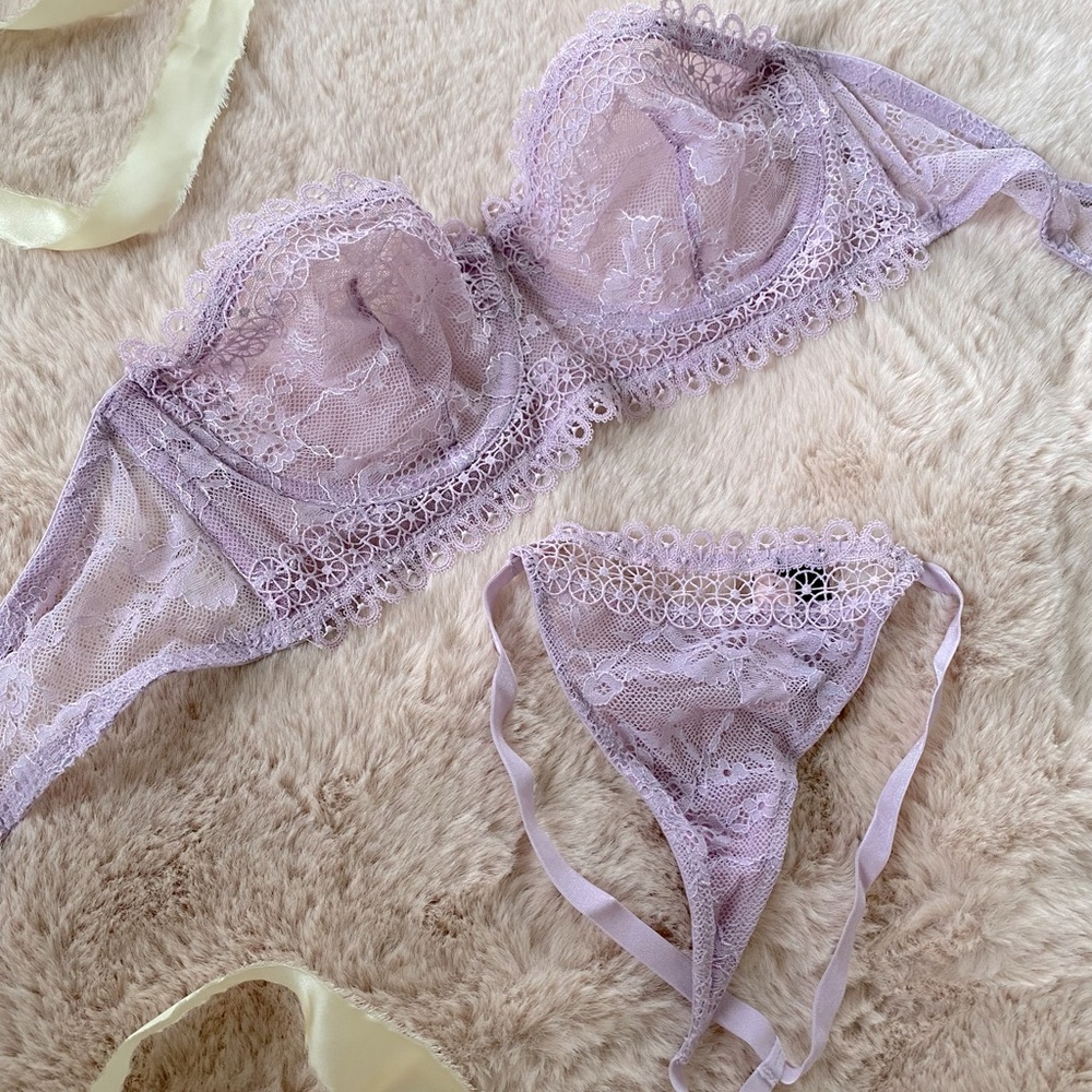Victoria’s Secret Lavender Lace Unlined Strapless Bra Thong Set 34C XS